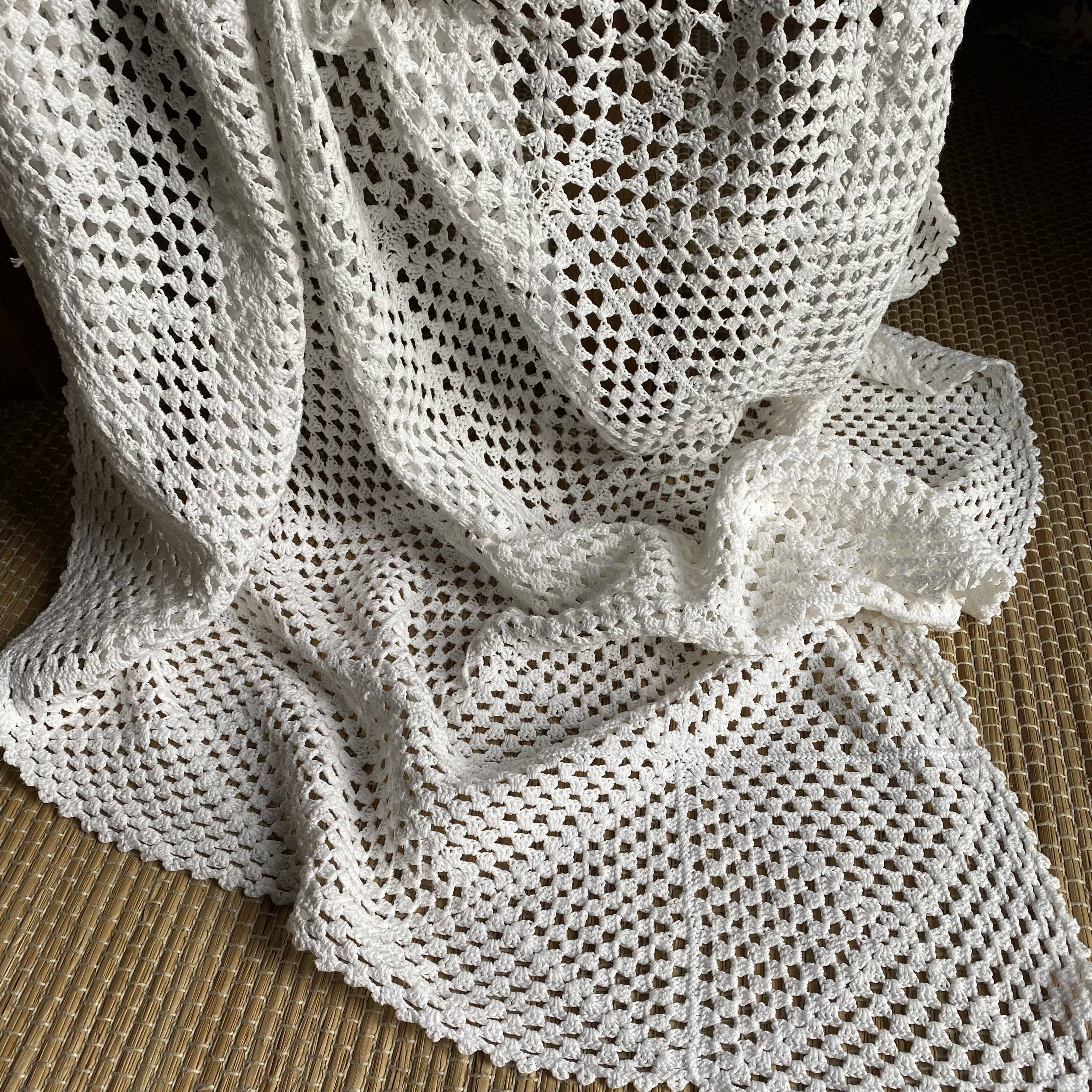 Vintage crochet bed top