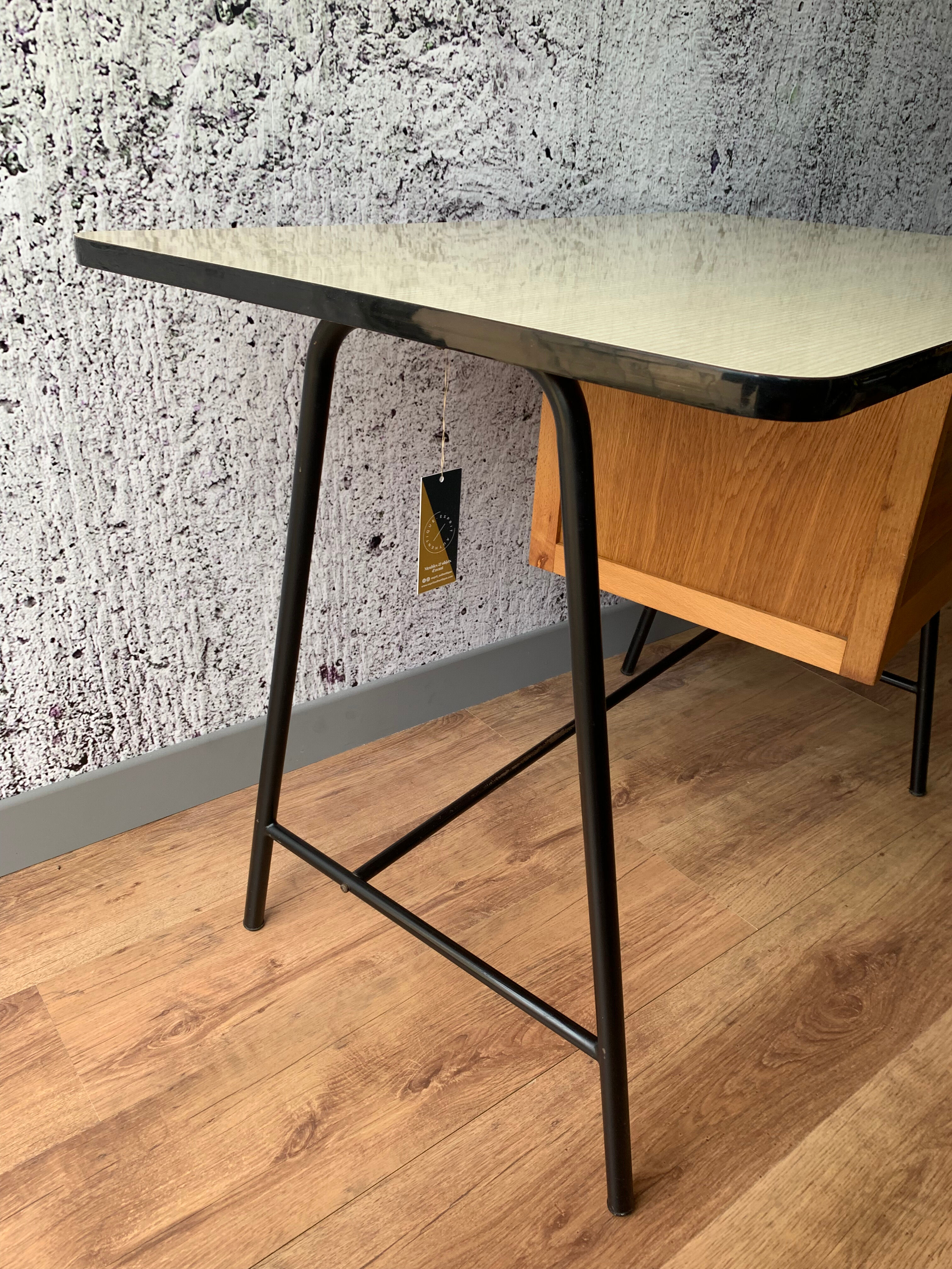 Office wood and formica