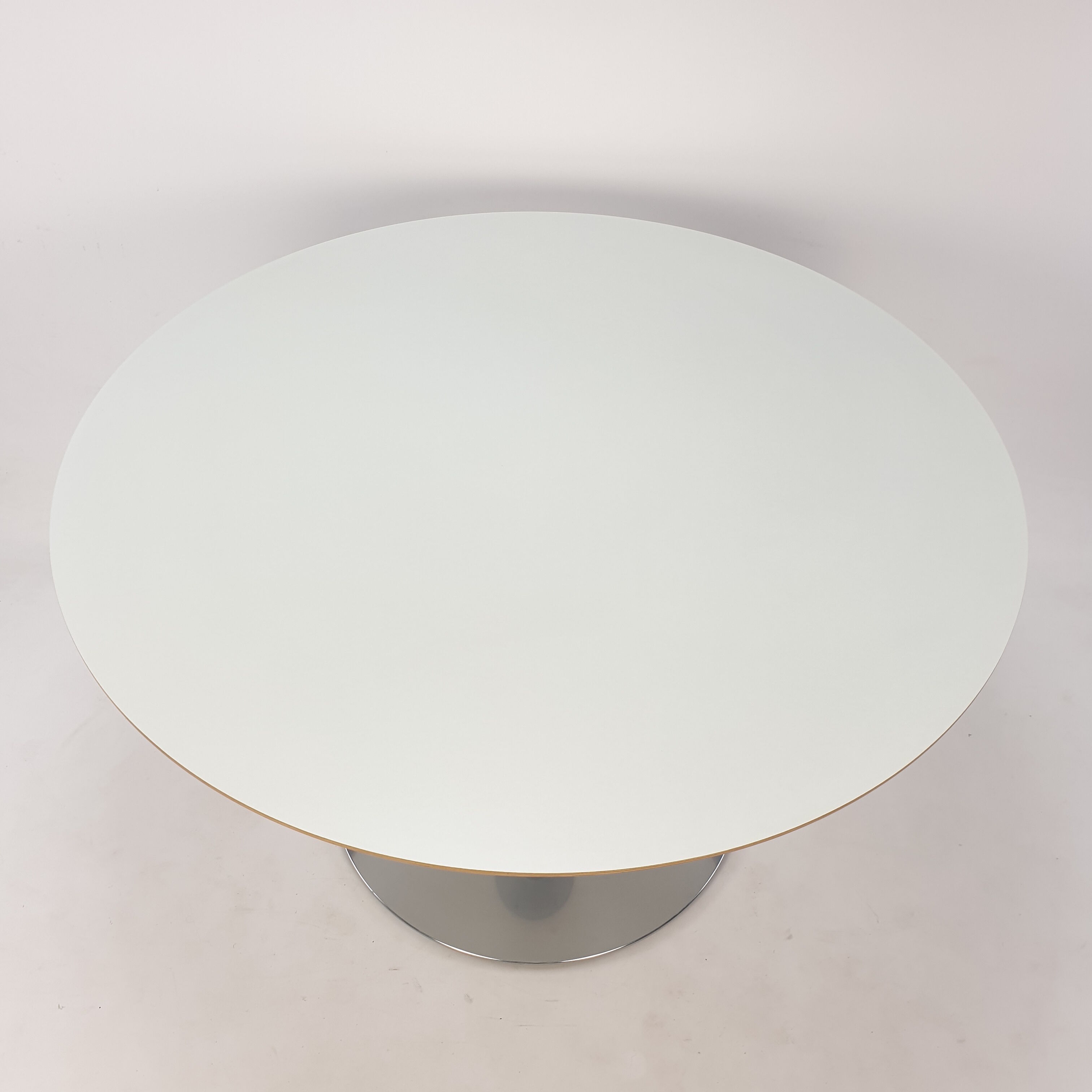 Round dining table by Pierre Paulin for Artifort, 1980