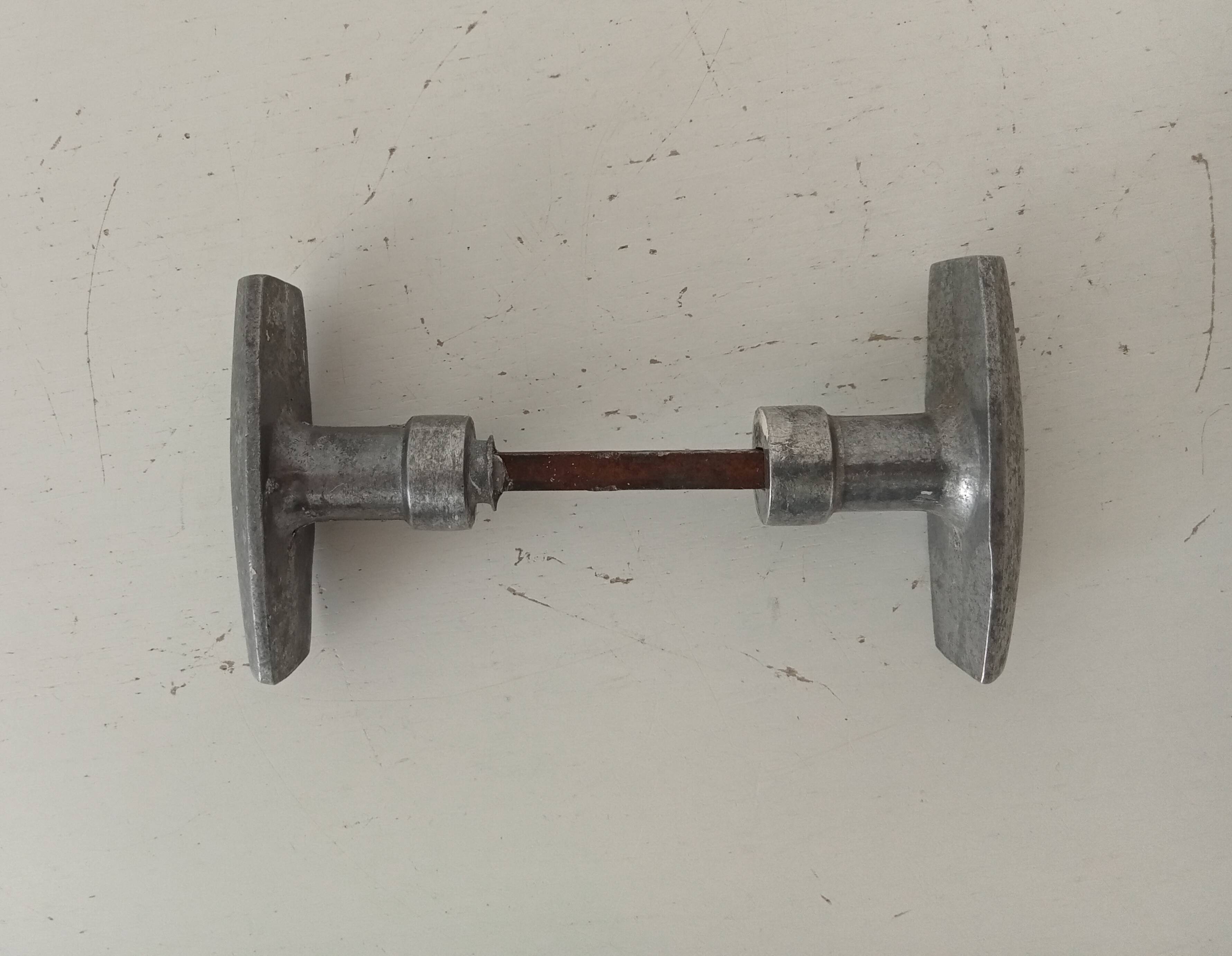 Paire de poignées de porte anciennes art déco