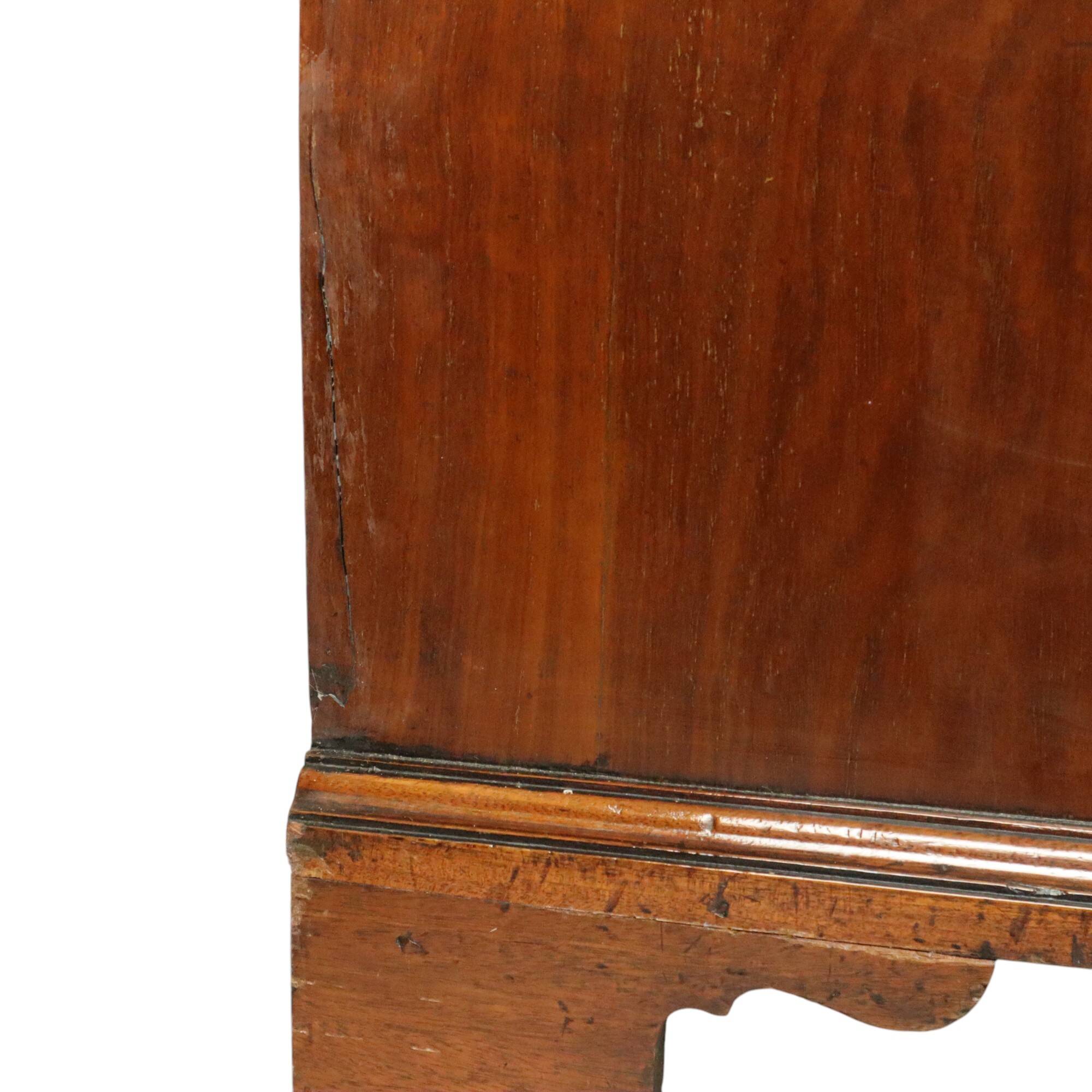 Antique mahogany commode, George III style, 19th century.