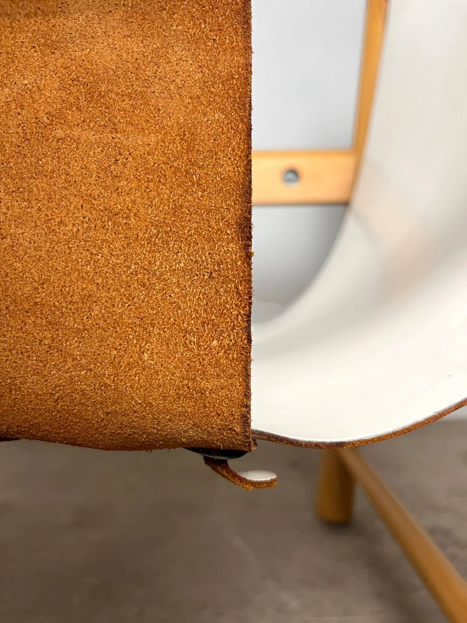 Safari armchair in white leather by Ibisco, Italian design, 1970s.