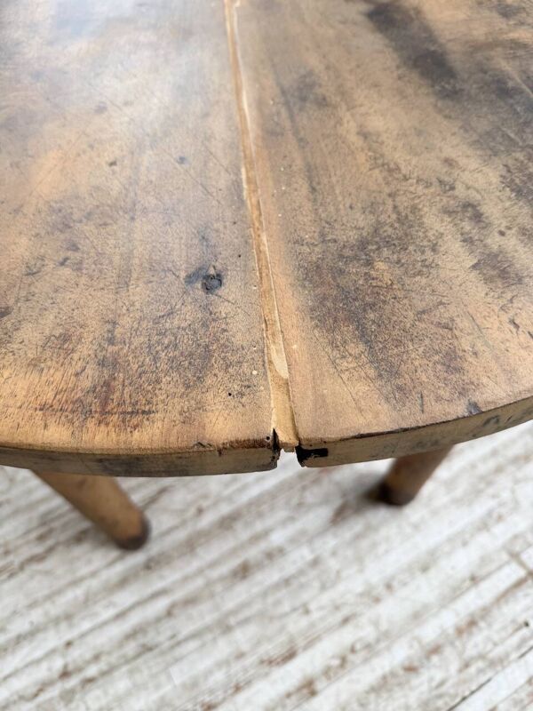 Table de ferme ovale en noyer