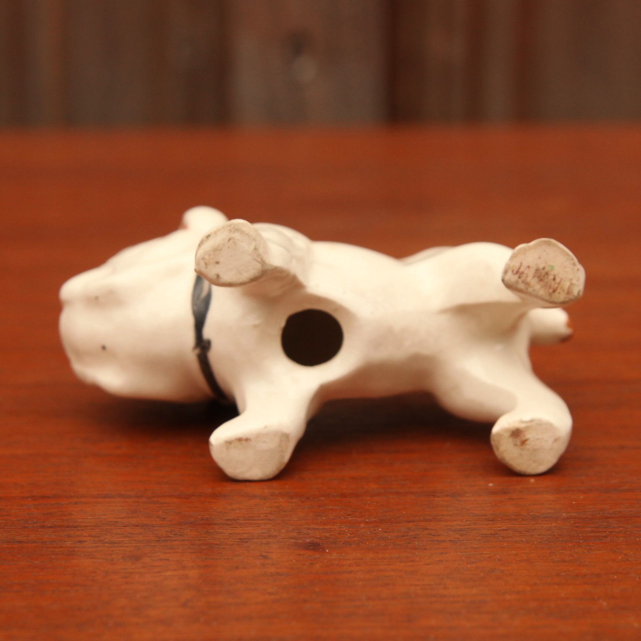 Zoomorphic dog-shaped salt shaker