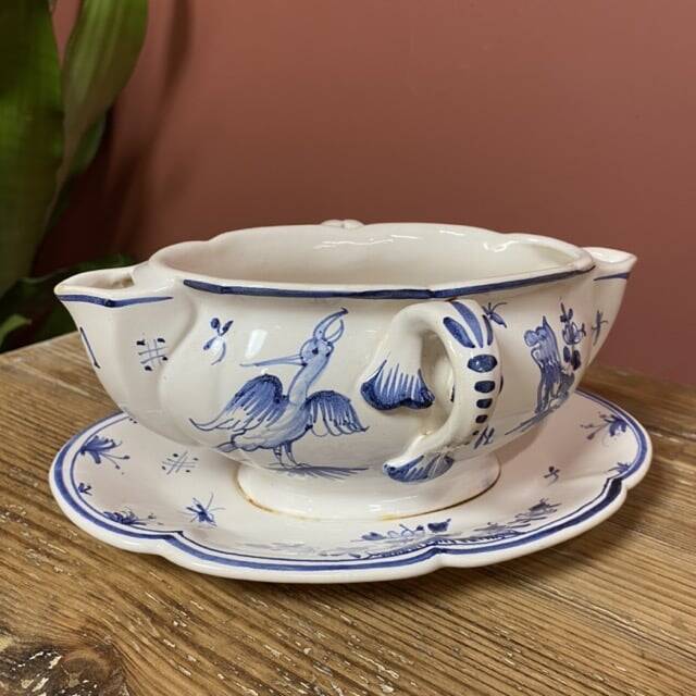 Saucière décor bleu Moustiers
