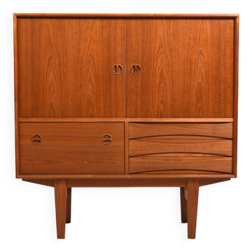 Cabinet en teck danois fin par N.C.Møbler Années 1960