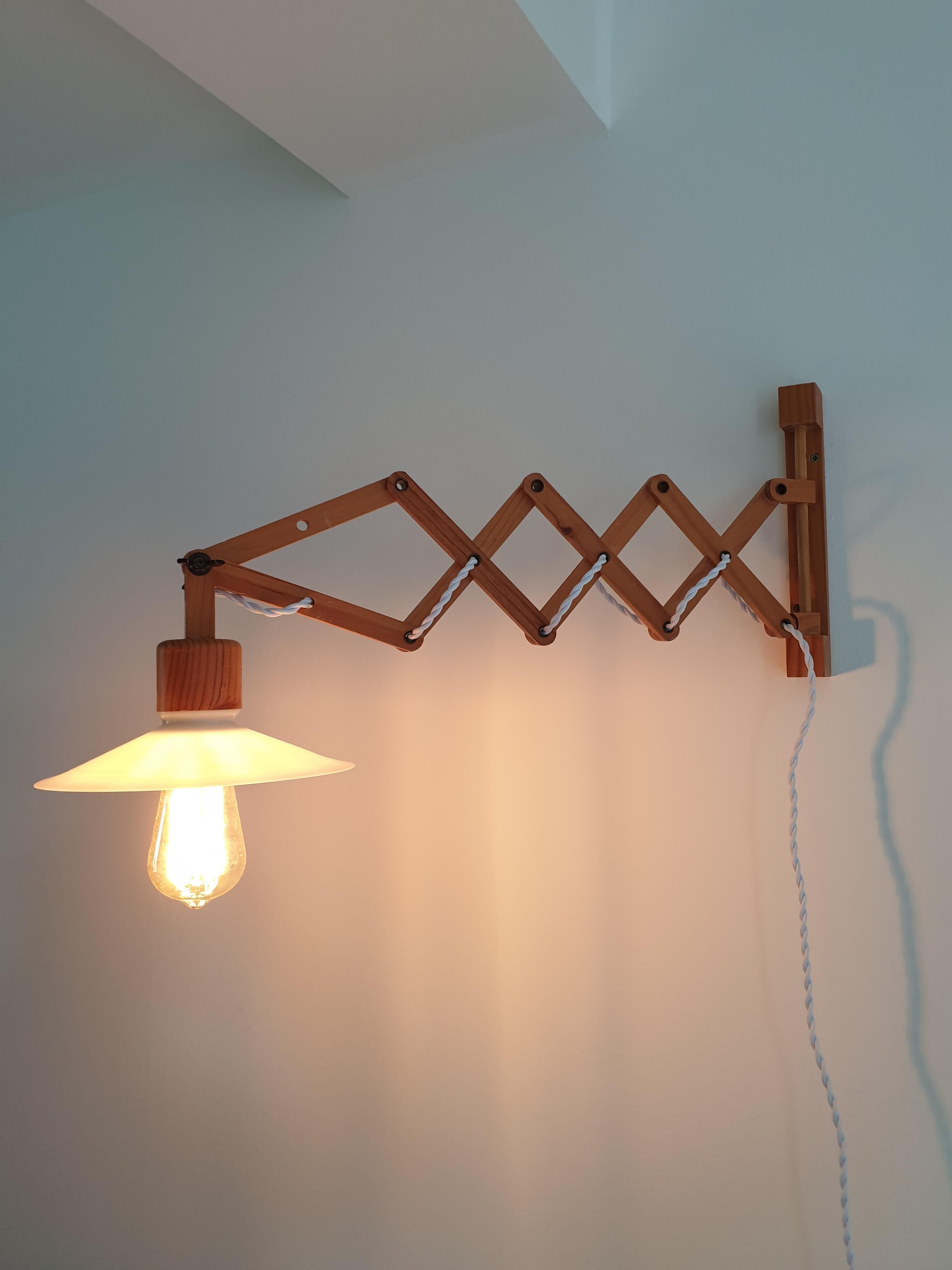 Scandinavian zig-zag wooden accordion sconce