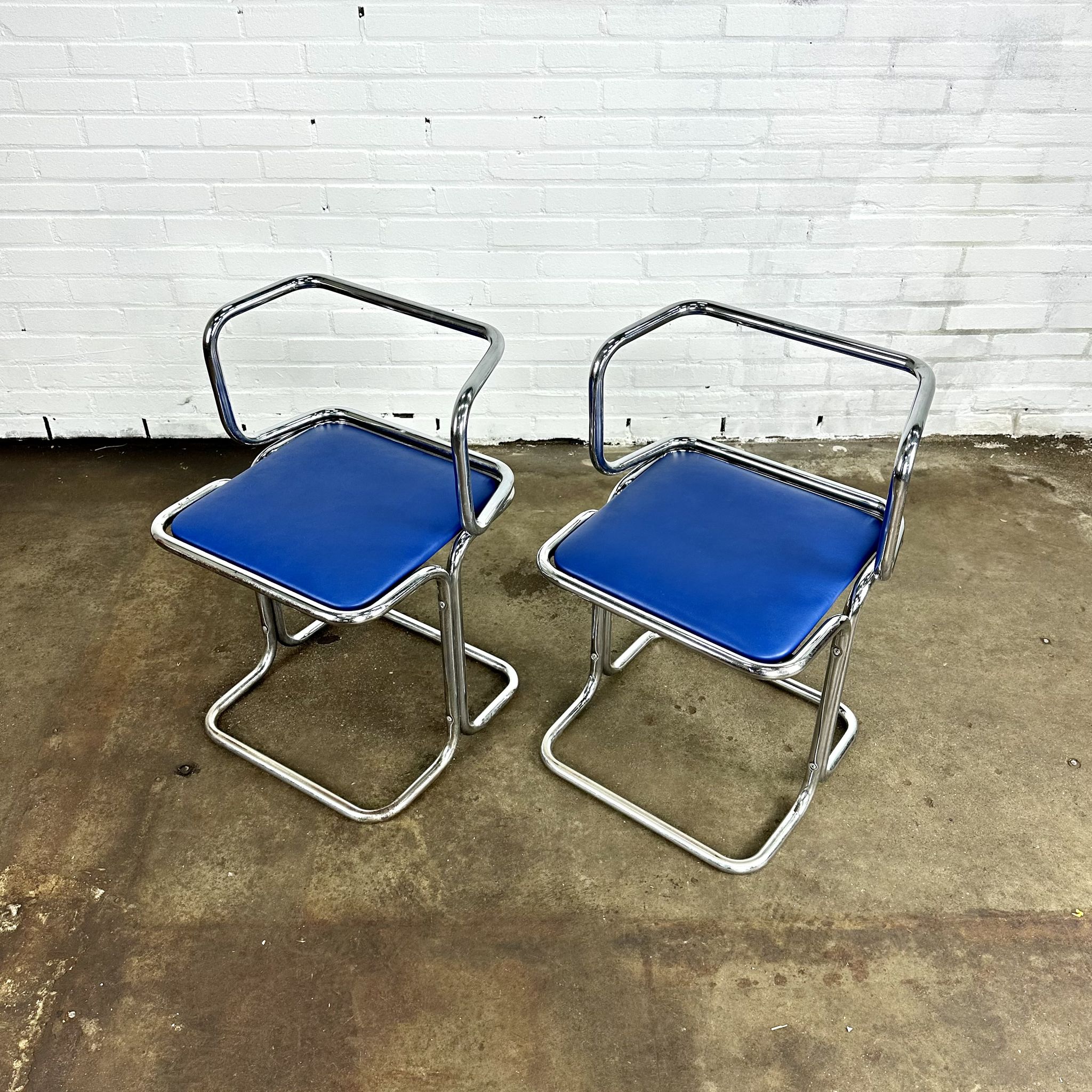 Vintage design tube frame dining chairs