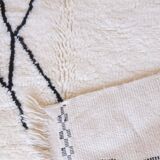 Beni Mrirt White Rug - 265 x 165 cm