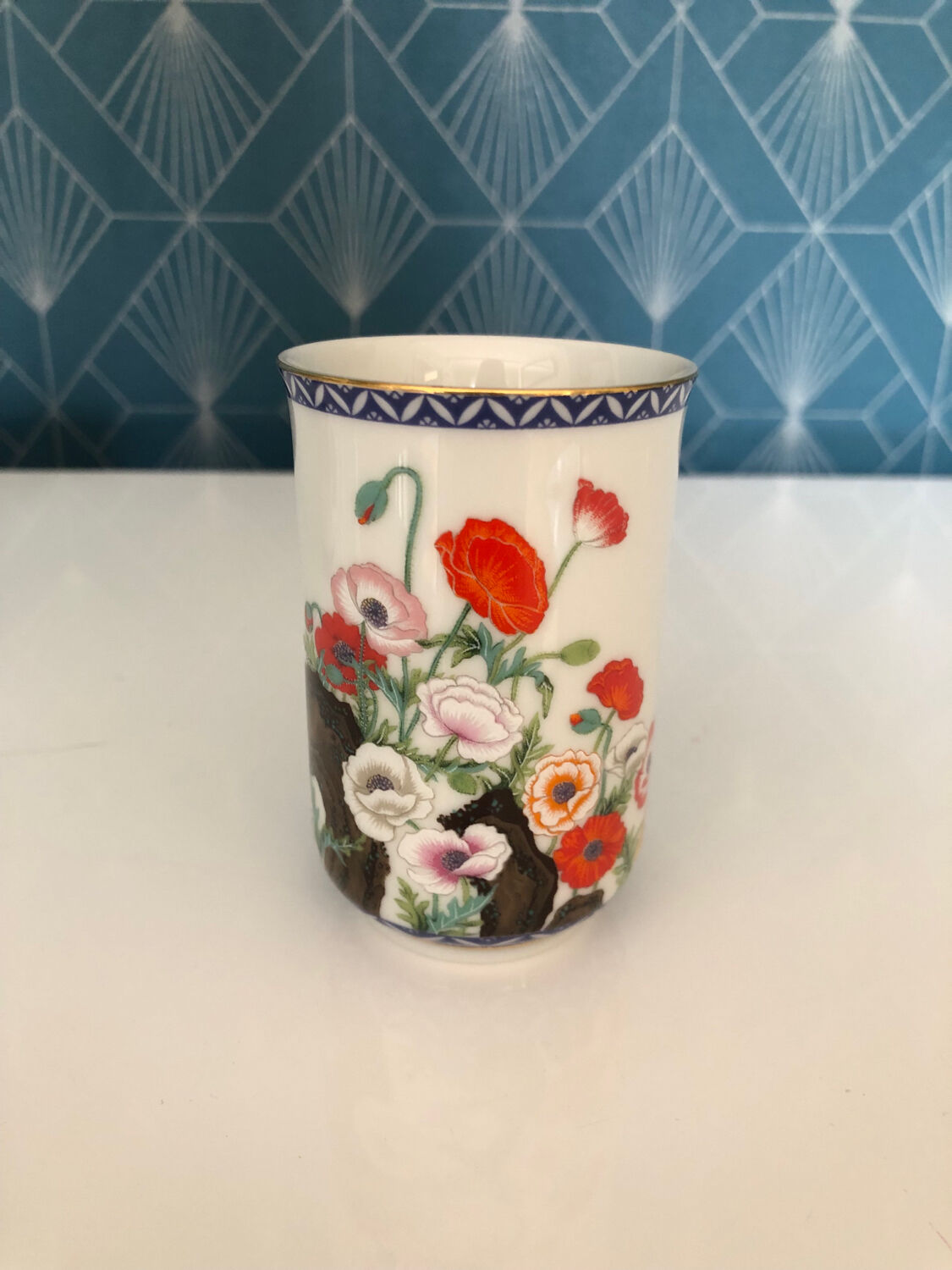 Vintage 1981 Japanese set of 12 porcelain tea cups Franklin Mint