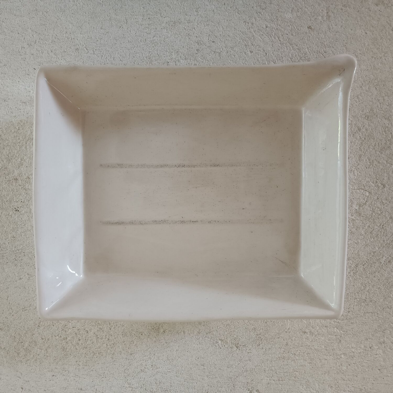 Porcelain sauce dish
