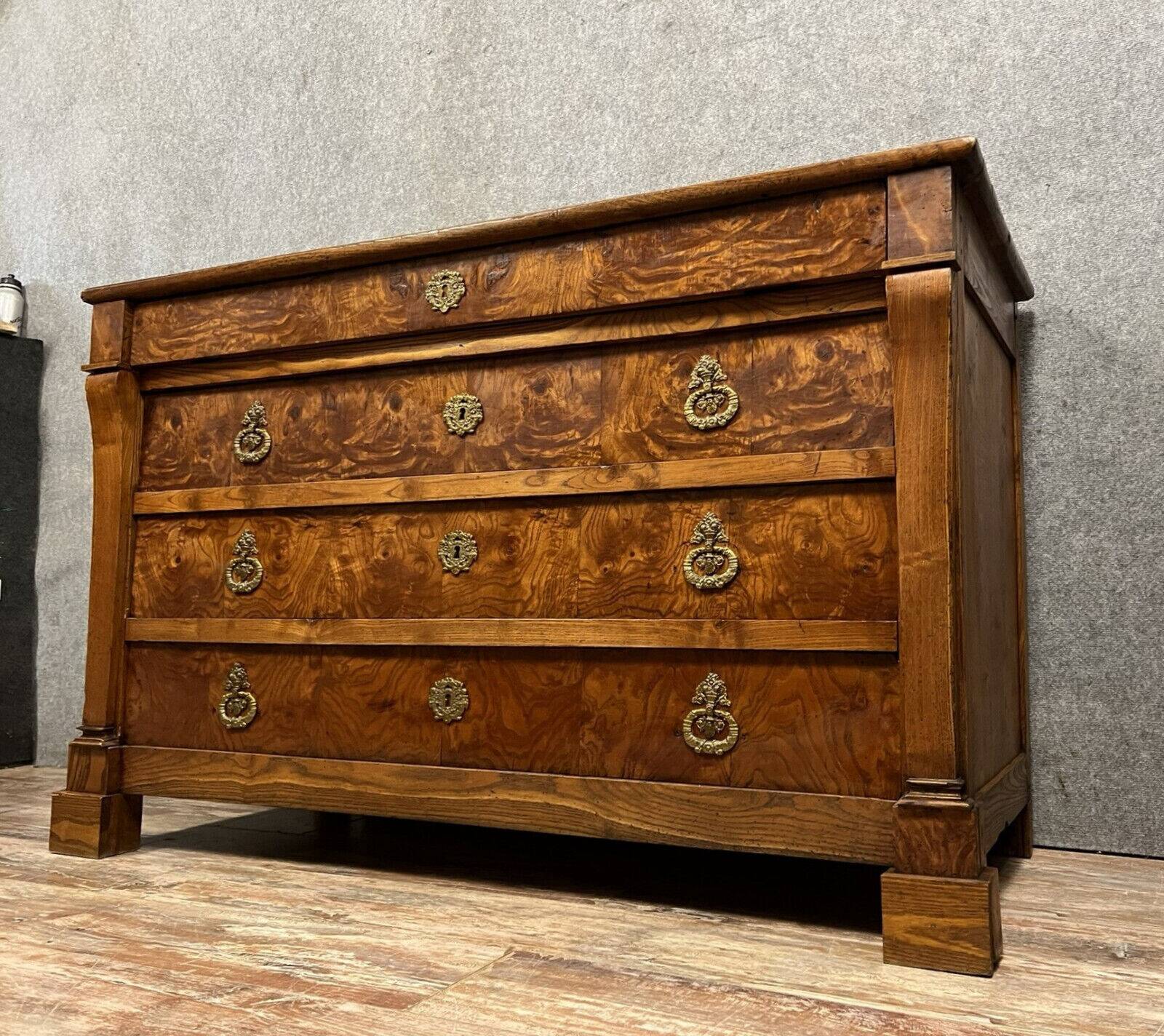 Commode époque Empire en orme circa 1810-1820