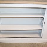 Sliding doors counter