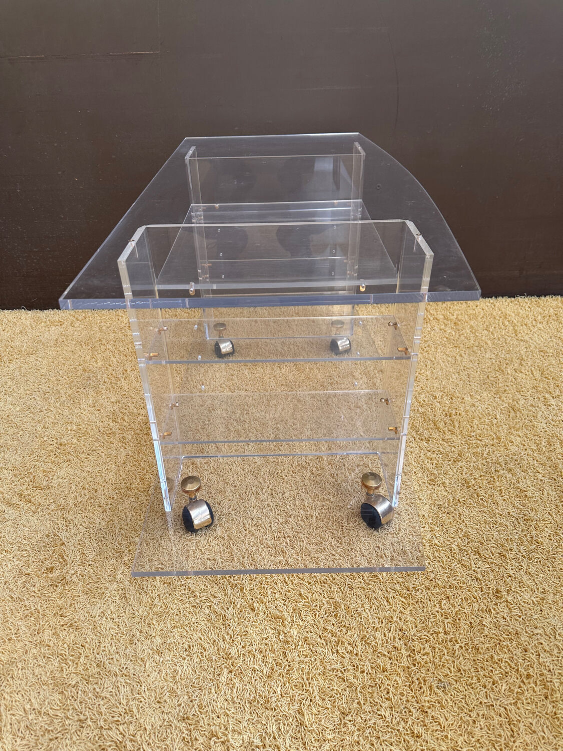 Hi-fi furniture in altuglass by David Lange