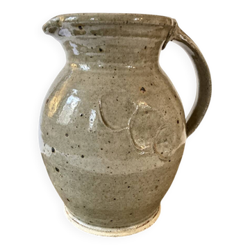 Pichet en grès pyrité gris-beige
