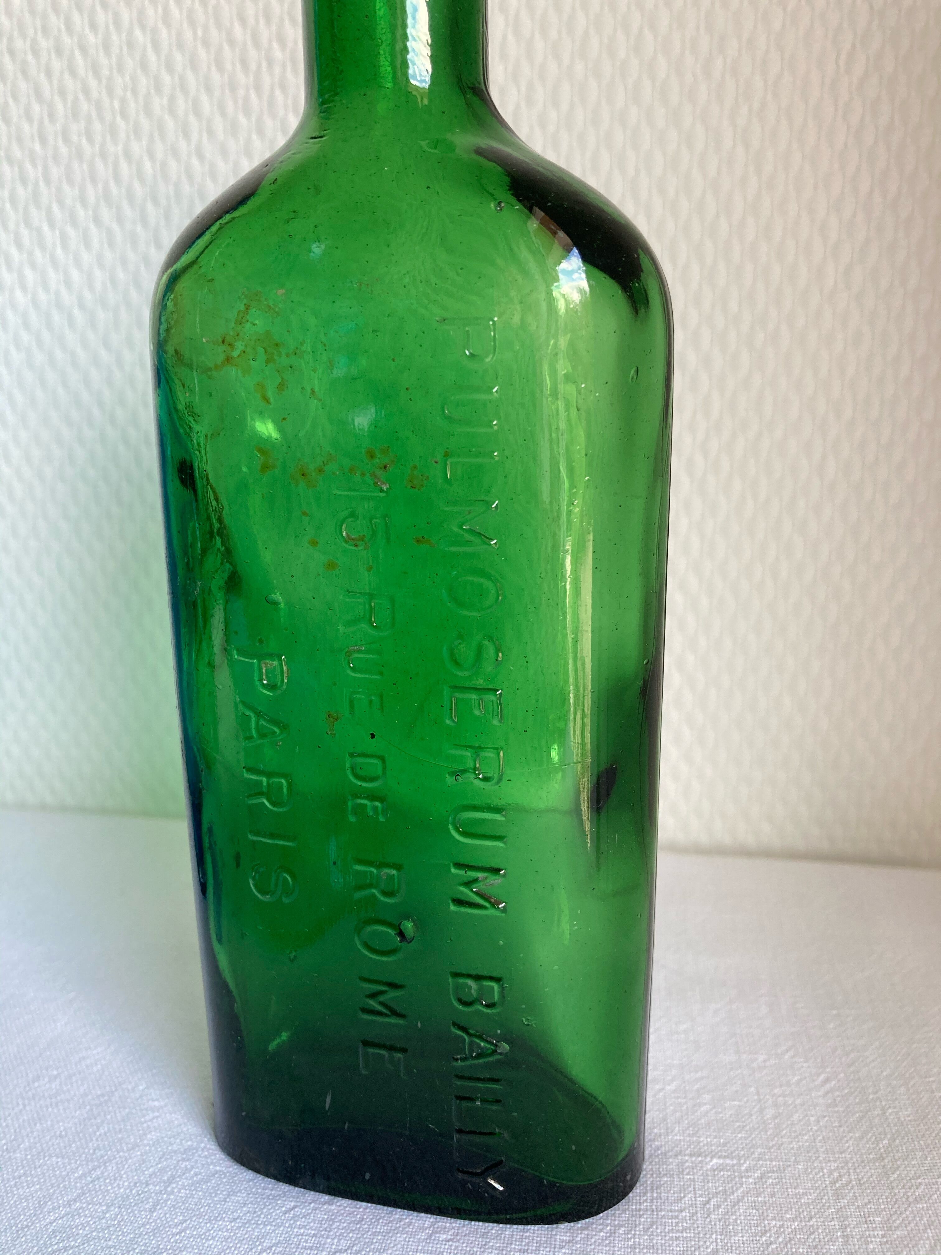 Set of vials, carafes