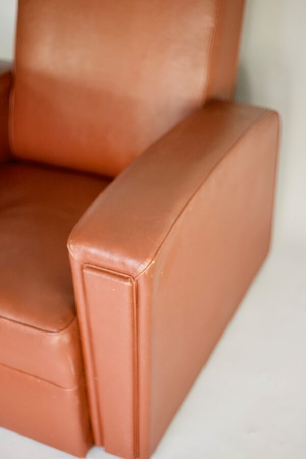 Fauteuil édité par Airborne, simili cuir, France, circa 1950