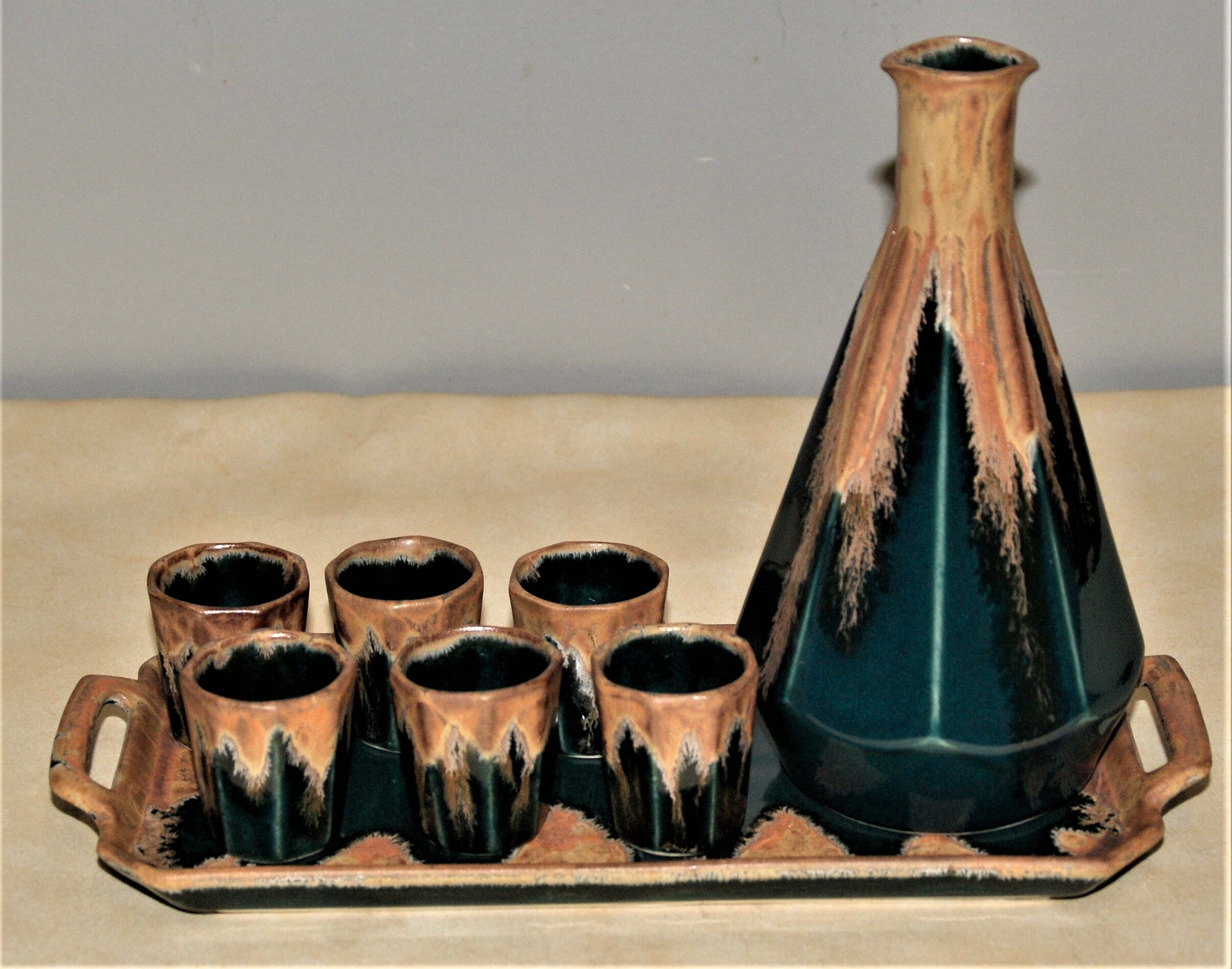 Liquor service,  Denbac