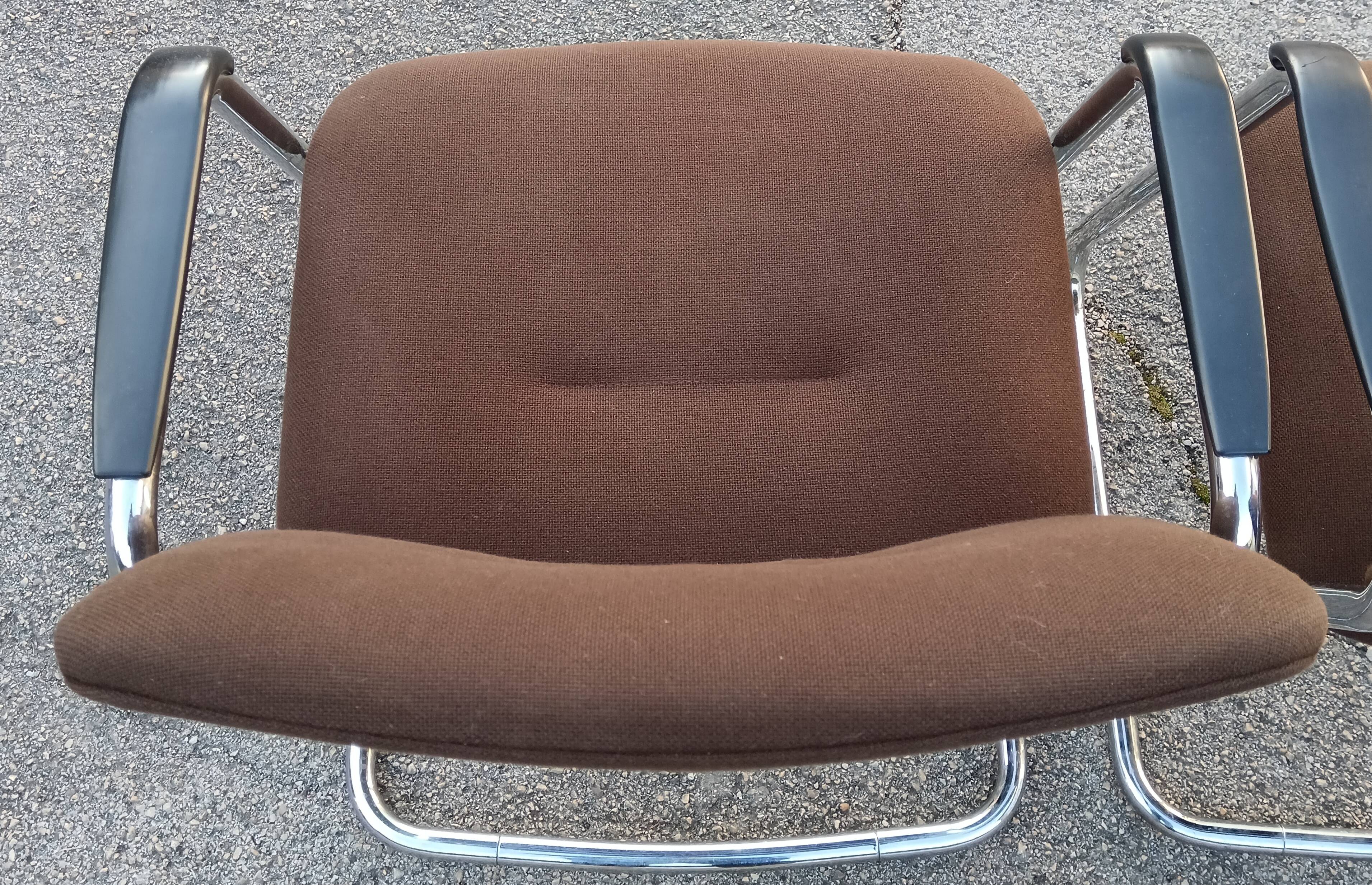 Paire de fauteuils cantilever Strafor 1970