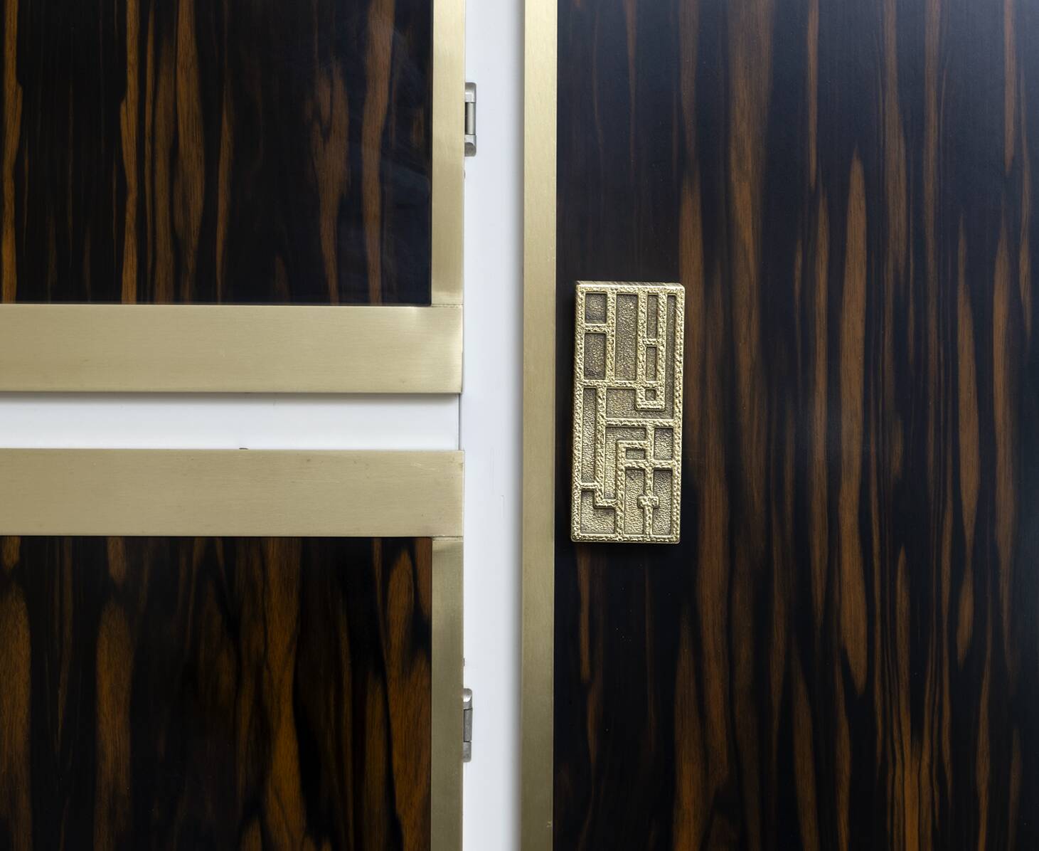 Luciano Frigerio Mid-Century Modern Italian Brass and Walnut Wardrobe, 1970