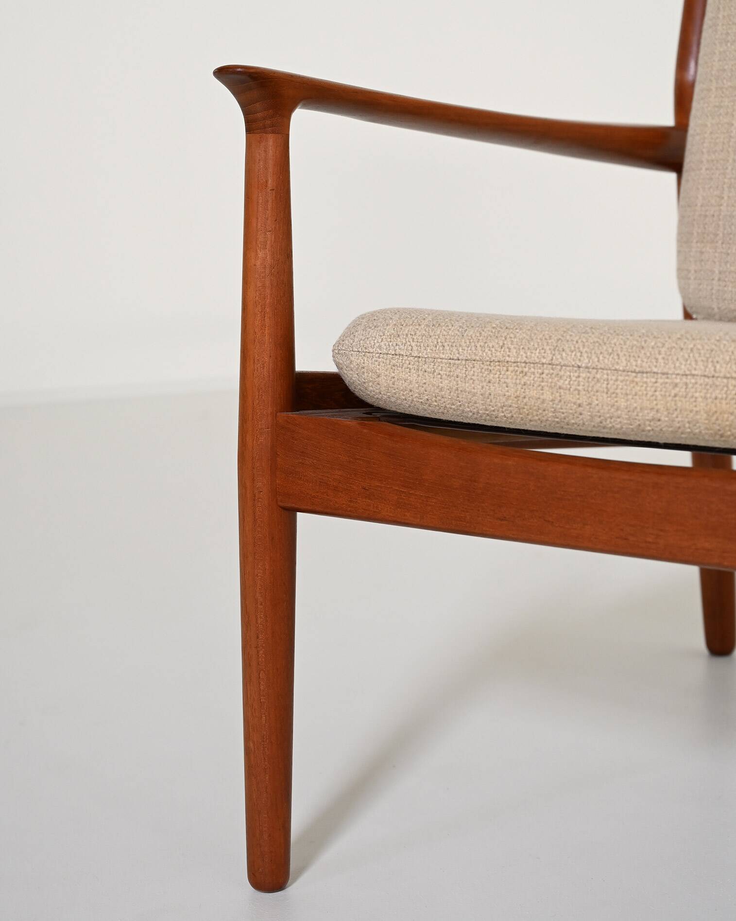 Pair of armchairs by Grete Jalk for Glostrup Møbelfabrik, 1960s