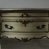 Vintage pair of 20th century Venetian Baroque style nightstands in painted wood