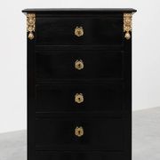 20th Century Louis XV-Style Black Lacquered Chest of Drawers with brass Mou