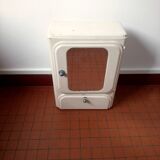 Medicine cabinet of the 40s in sheet metal