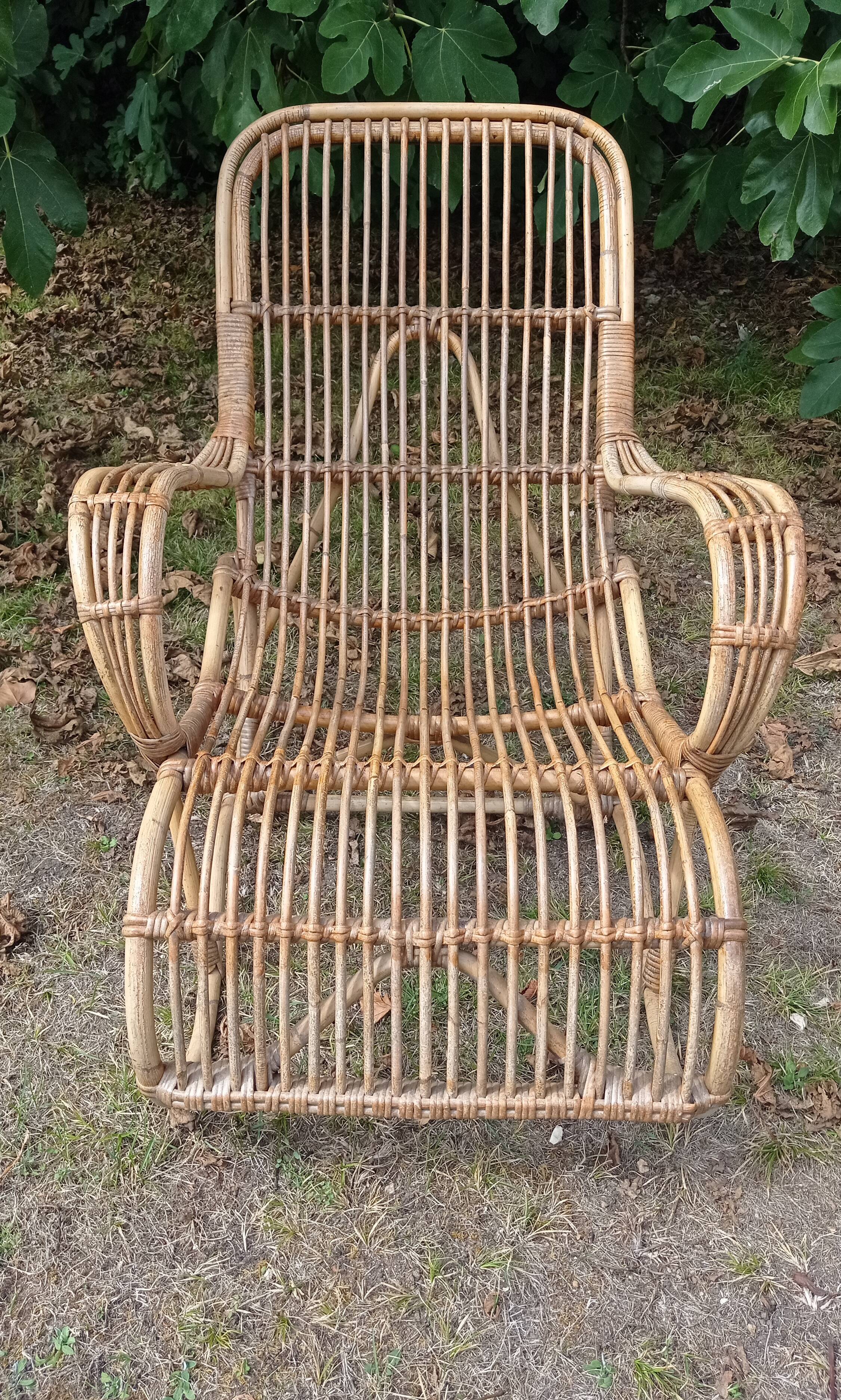 Rattan lounge chair