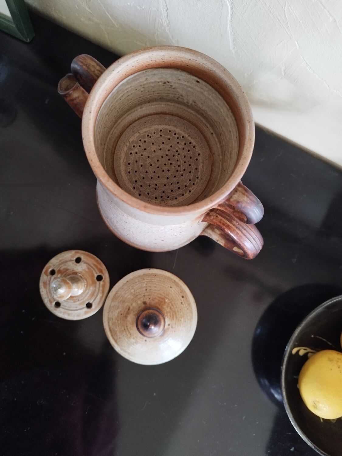 Stoneware coffee pot with filter