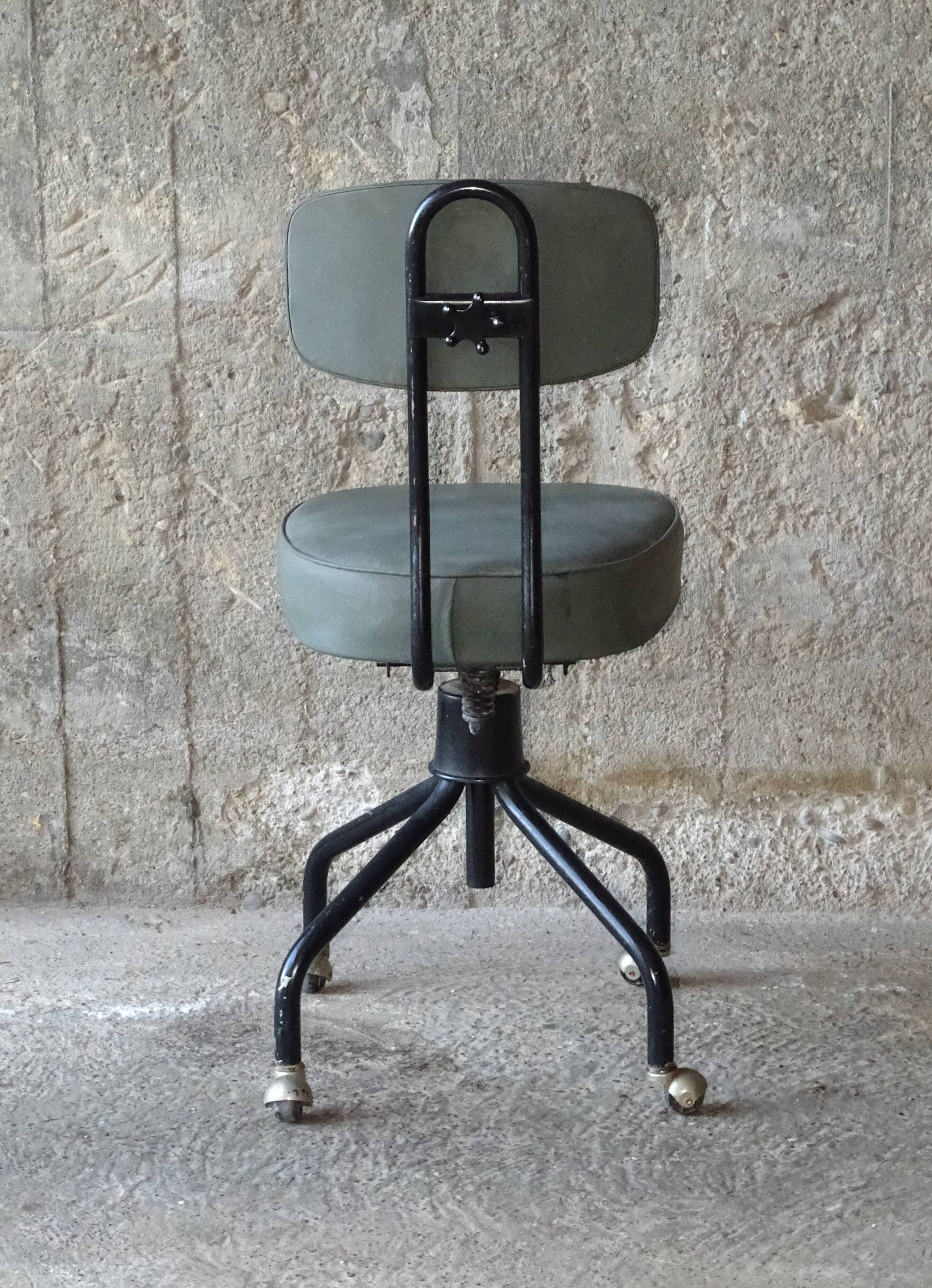 Fauteuil bureau dactylo skaï gris-vert 1960