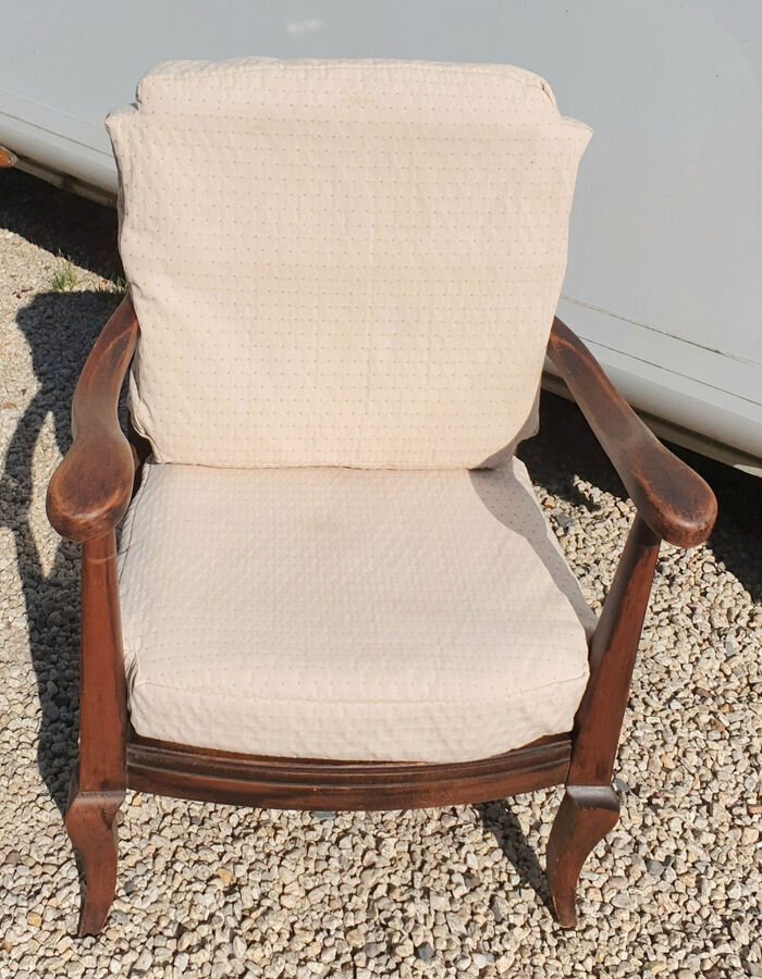 Armchair back with braces