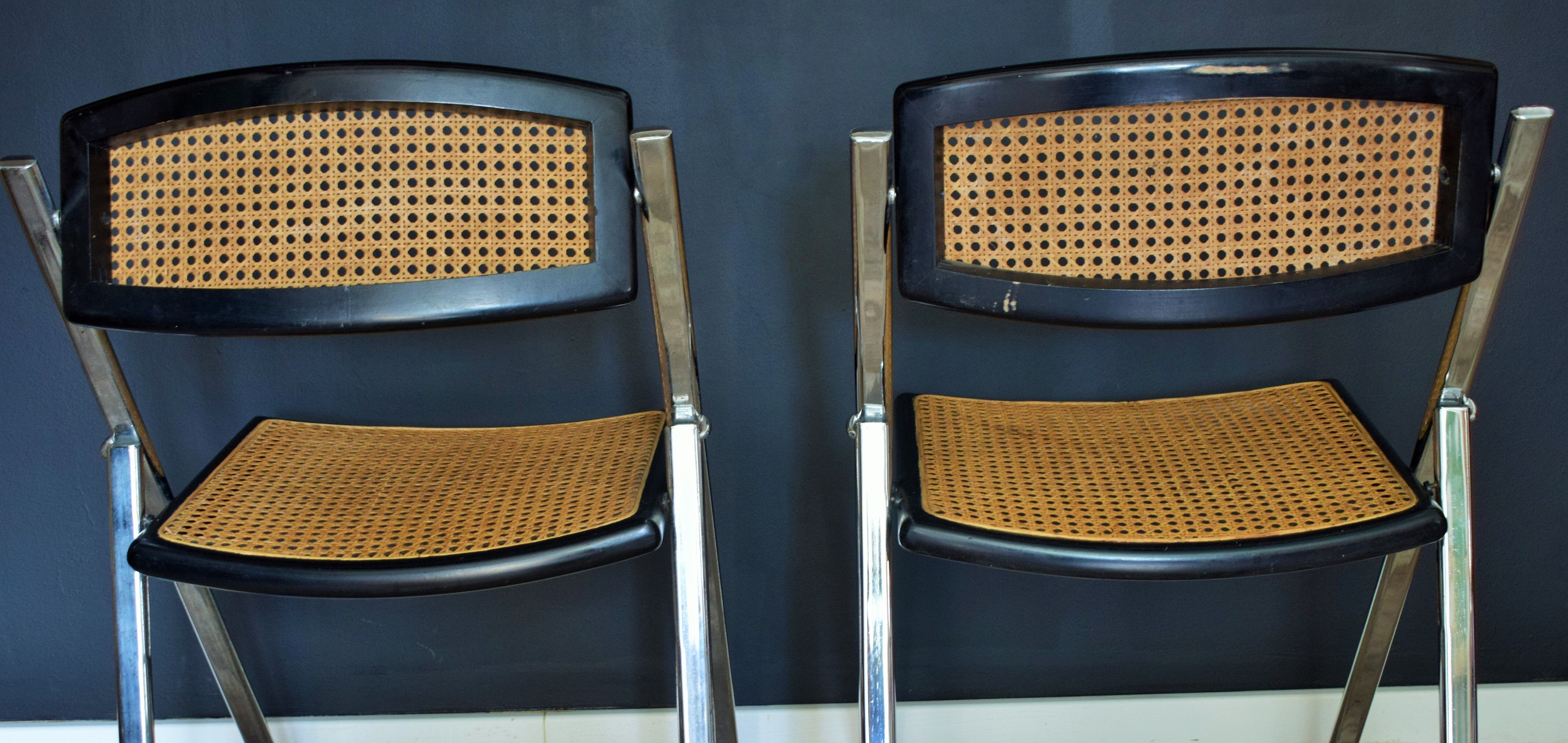 Vintage folding can chairs
