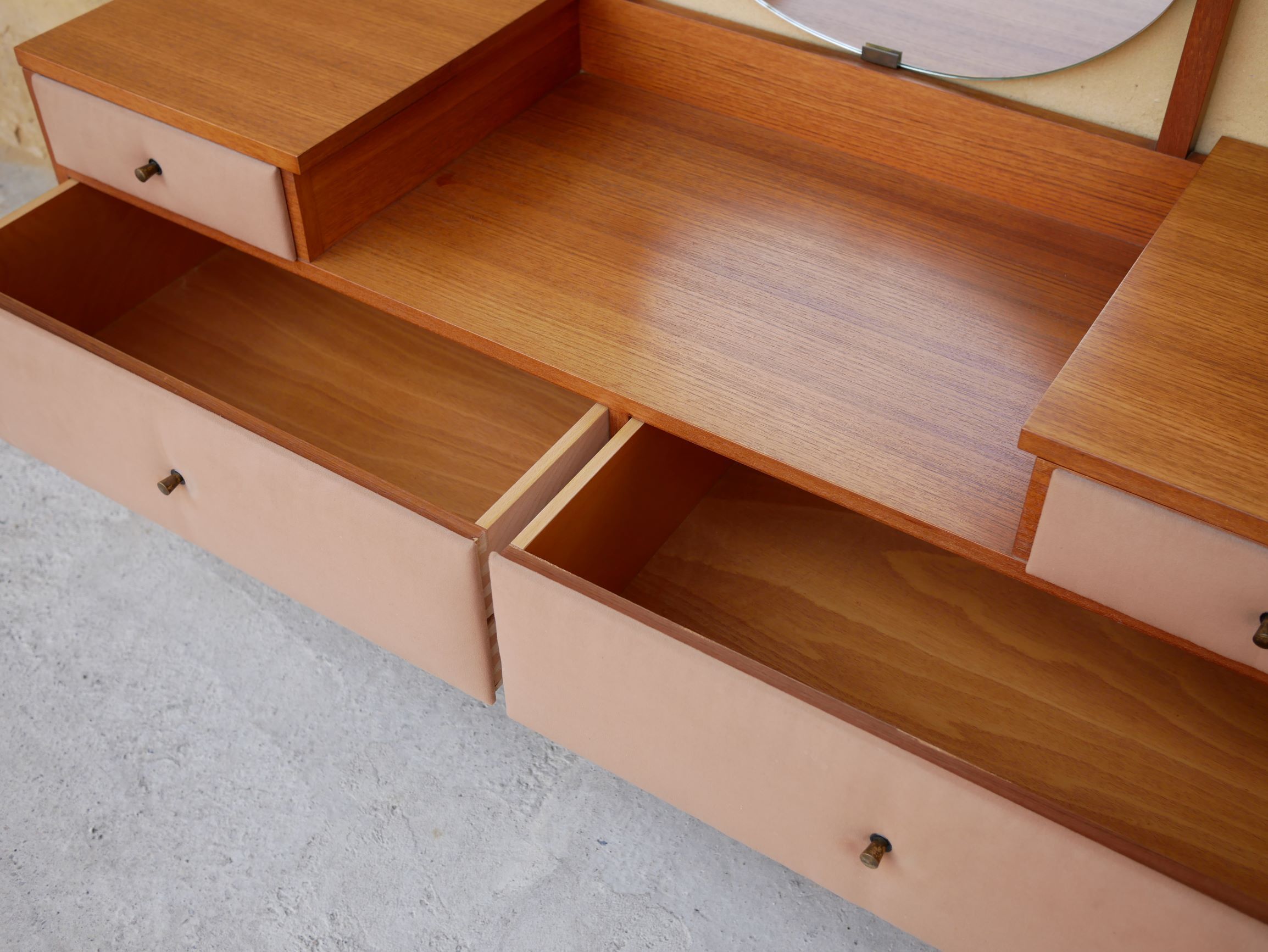 Dressing table / Dresser by Roger Landault