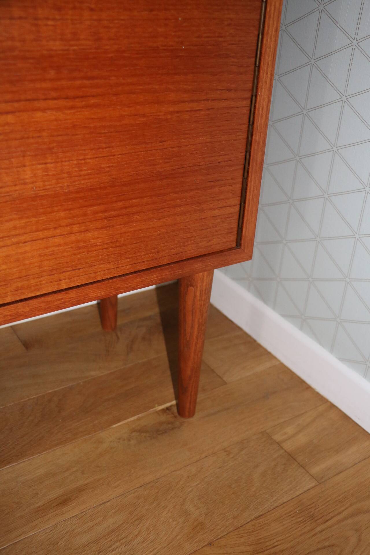 Console sideboard with 2 doors