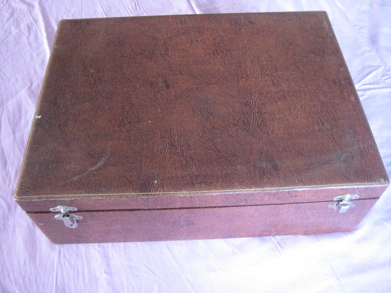 Housewife Christole, st jacques shell decoration, 59 pieces