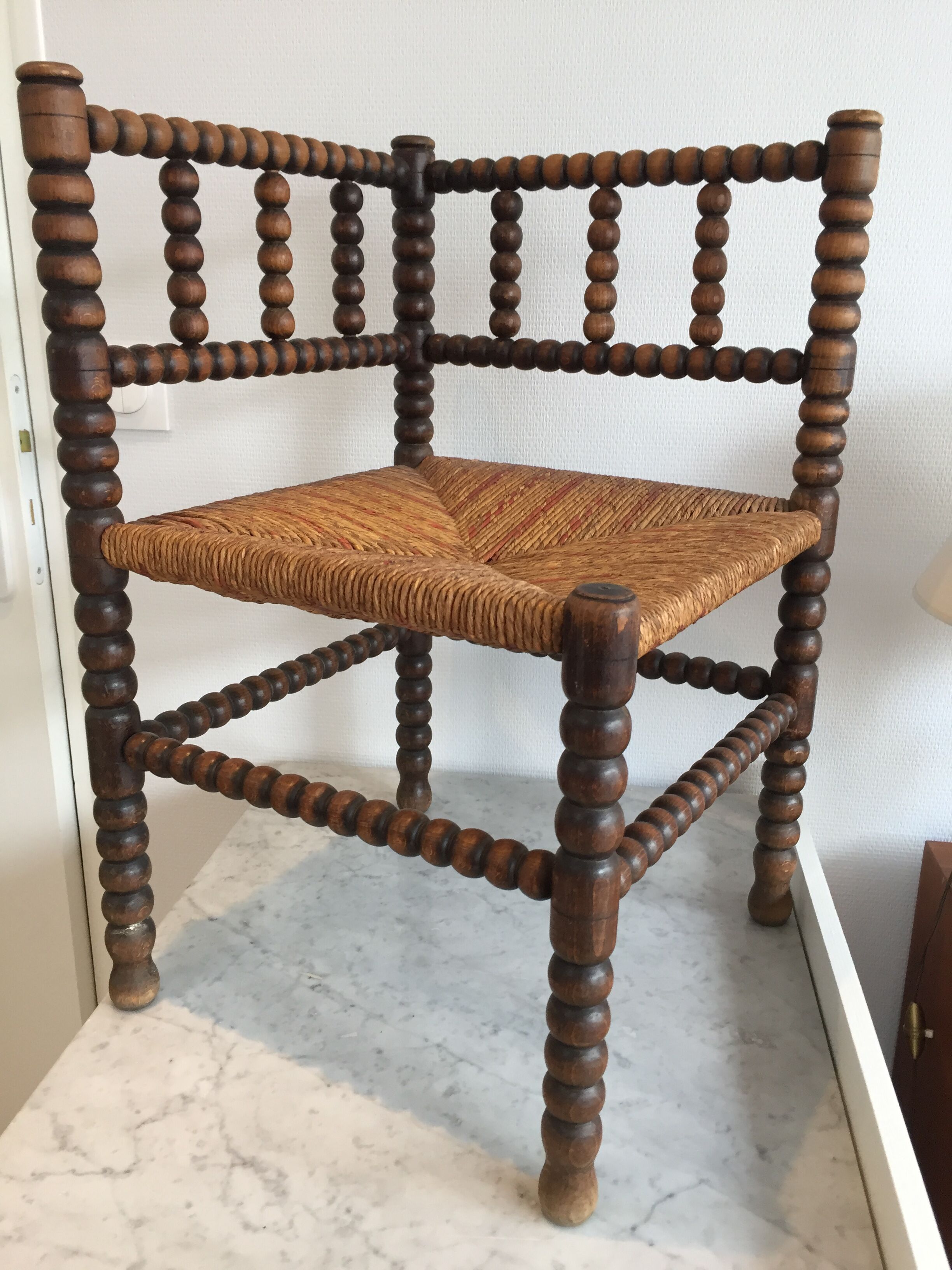 Chaise boule en bois début 20ème