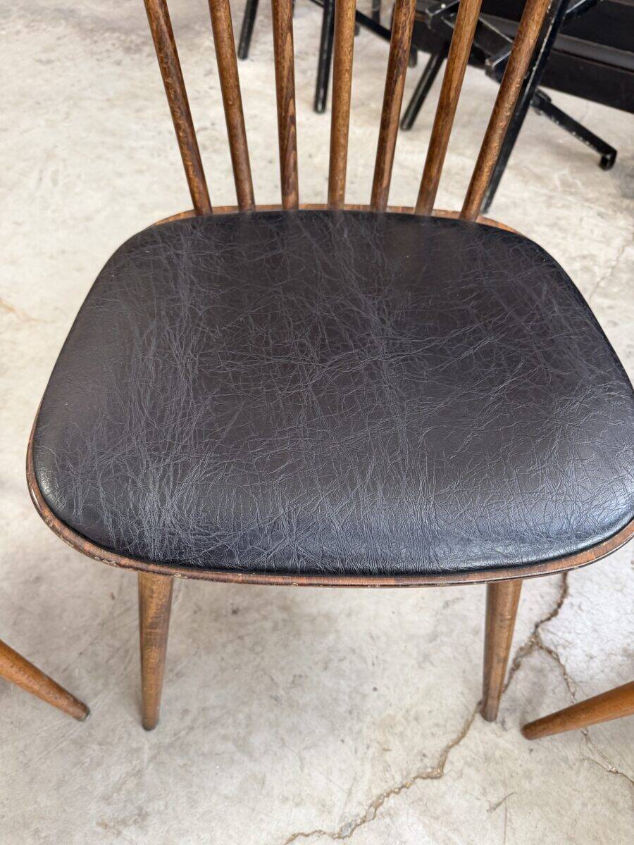 Suite de 4 chaises « Baumann » pour Henri Julien
