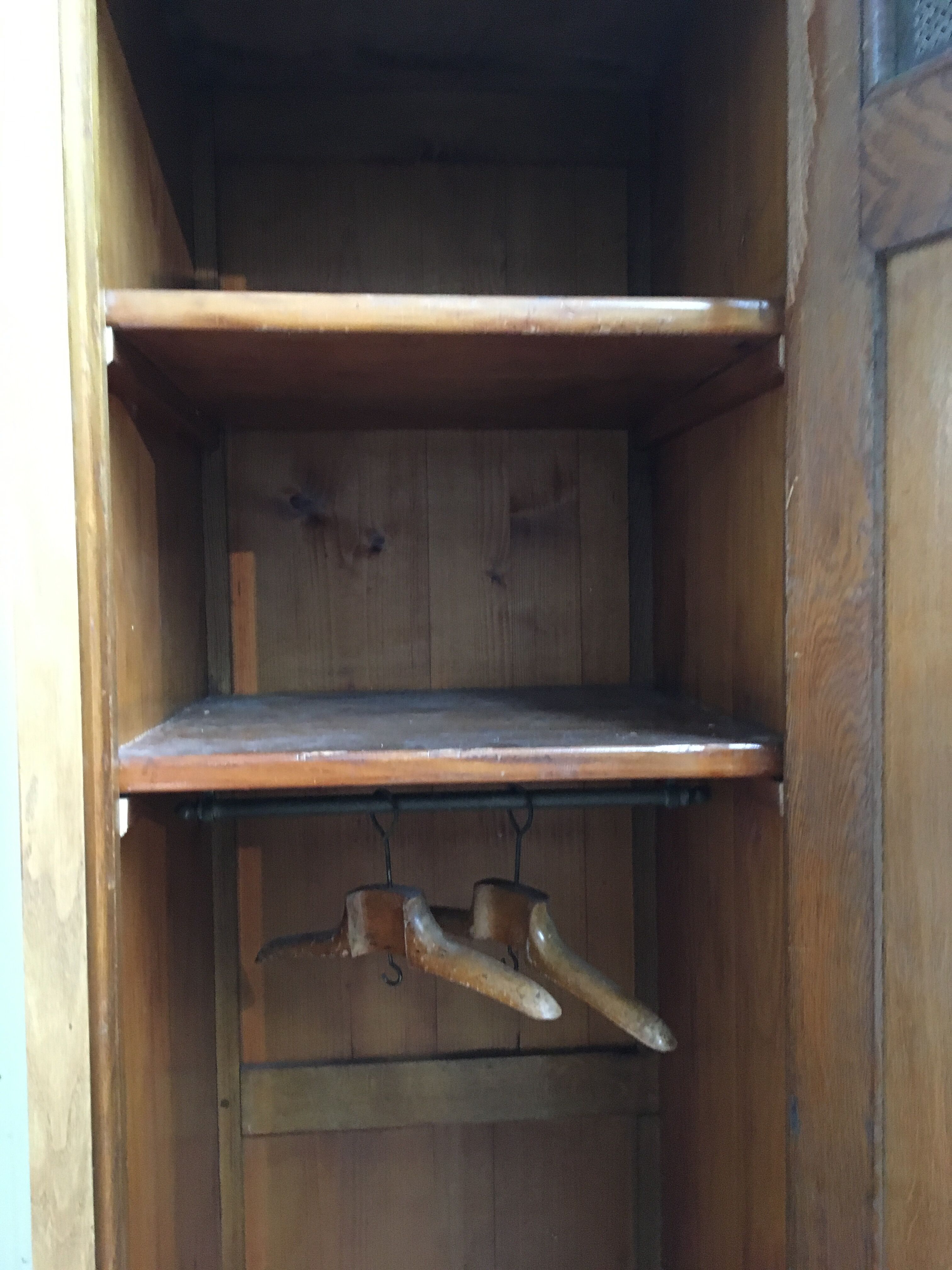 bank of France's cloakroom in oak year 40