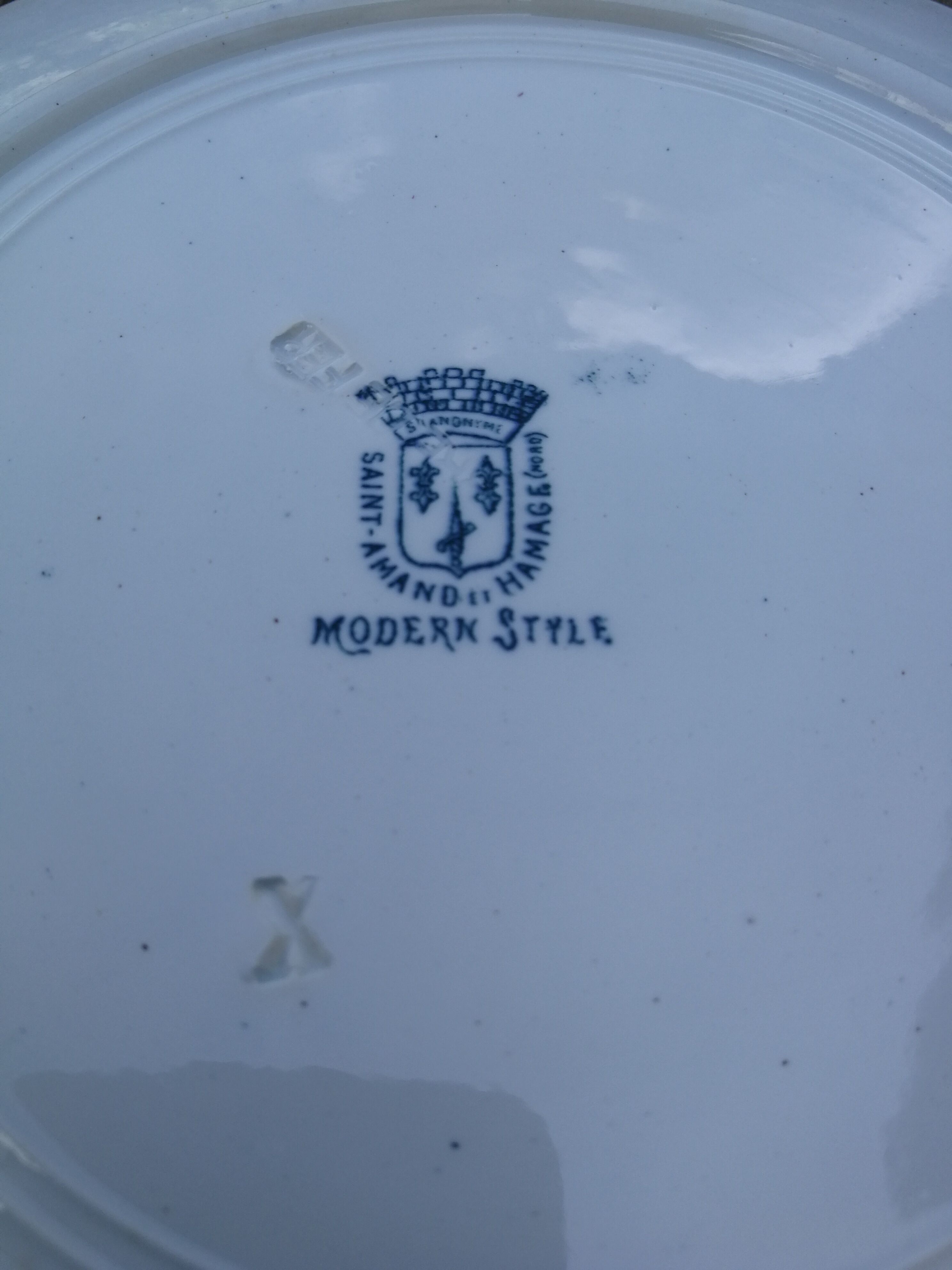 Set of 9 flat plates in iron earth St Amand and Hamage