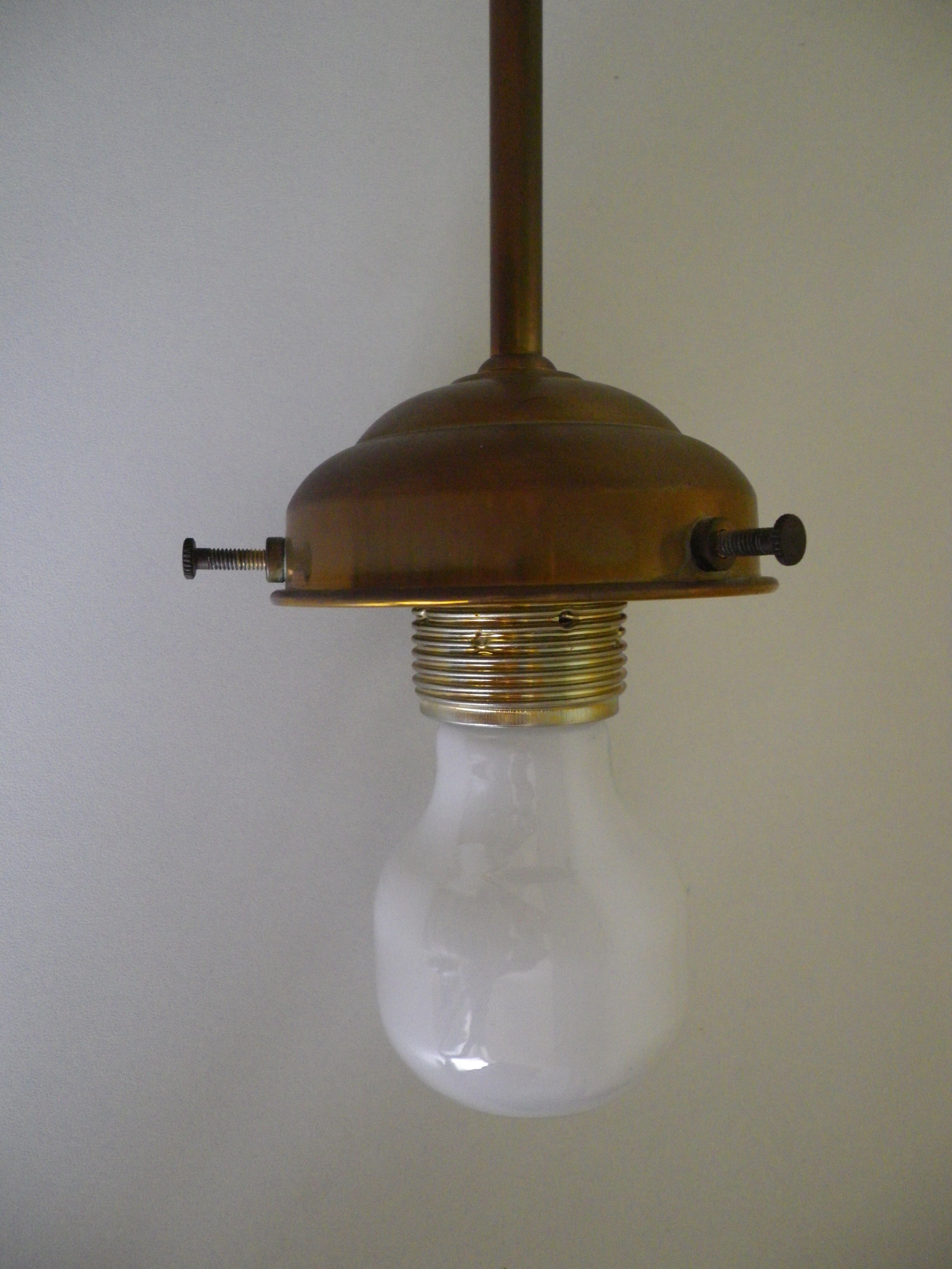 Suspension in brass and opaline country based 1960s/1970s