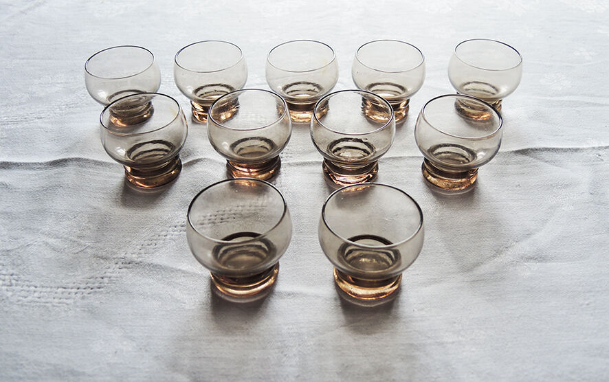 11 ancient digestive glasses in smoked glass 70s