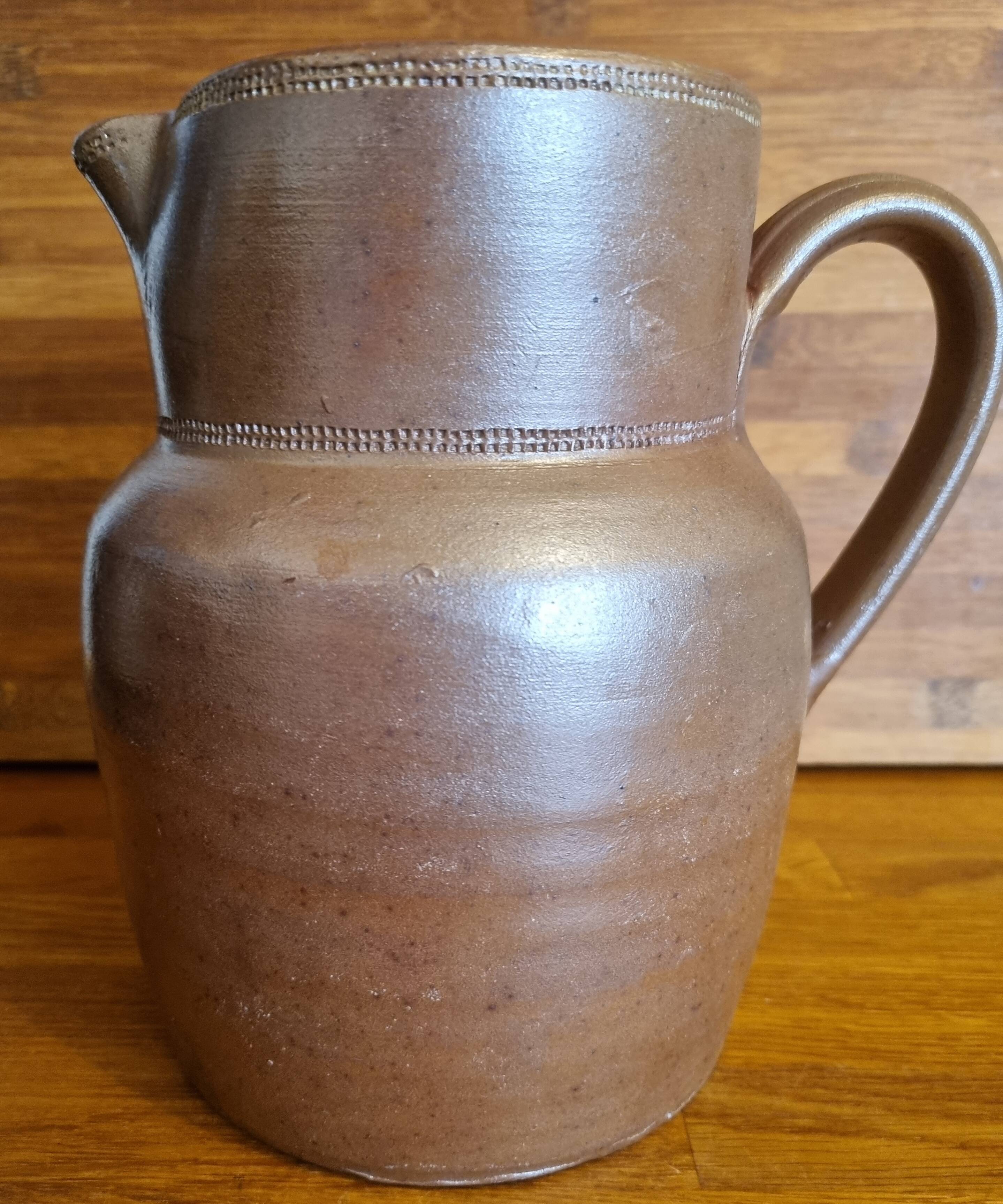 Large vintage brown stoneware pitcher 2L