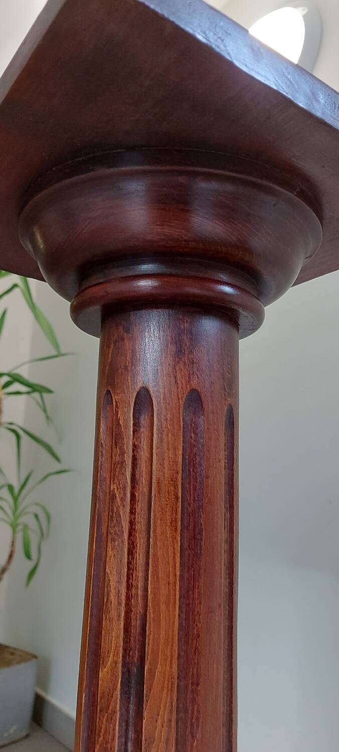 Fluted column in solid wood