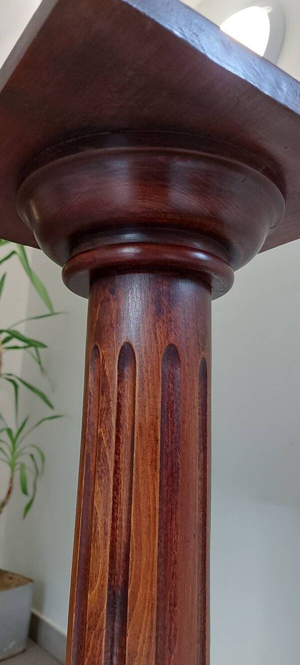 Colonne cannelée en bois massif