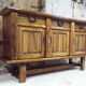 Buffet brutaliste en orme