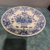 Delft plate with flower decoration