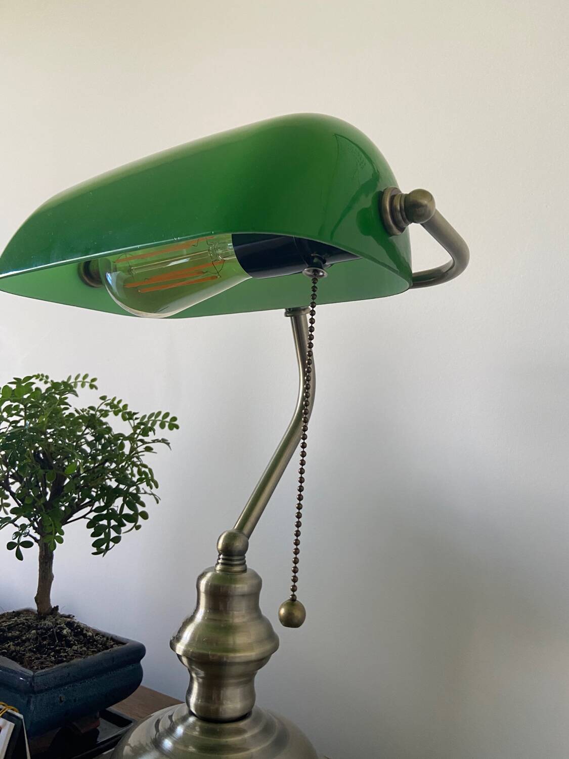 Antique banker's lamp in bronze and green opaline, Art Deco