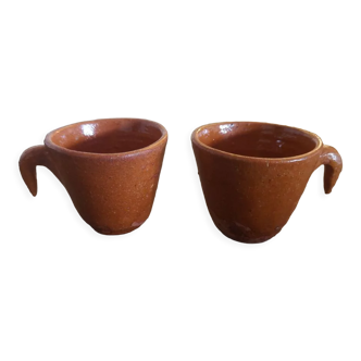 Duo de tasses de potier vernissées