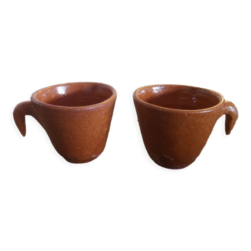 Duo de tasses de potier vernissées